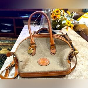 Dooney burke hand bag/ purse